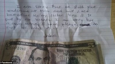 بالصور.. طفل يترك رسالة مؤثرة لامرأة قبل سرقتها