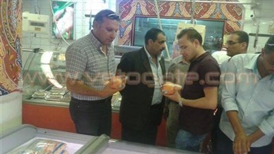 «مباحث التموين» توجه ضرباتها لمافيا الأغذية الفاسدة.. ضبط 10 أطنان دقيق و75 عبوة تين بالإسكندرية..1.277طن لحوم وأسماك فاسدة بالدقهلية.. كميات من الجبن واللحوم في طهطا..التحفظ على 50 كيلو بان