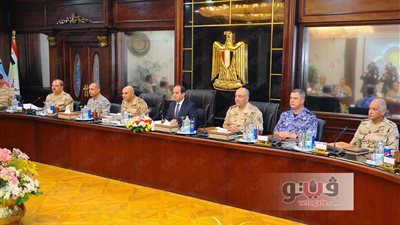 السيسي يترأس اجتماع المجلس الأعلى للقوات المسلحة.. يشيد بإحباط العمليات الإرهابية.. يكلف باتخاذ الإجراءات اللازمة لحماية أمن مصر.. يتابع تنفيذ المشروعات القومية.. ويوجه باستمرار عملية التطوير بالجيش