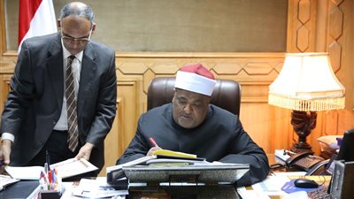 وكيل الأزهر يعتمد نتيجة الفصل الدراسي الأول للابتدائية والإعدادية