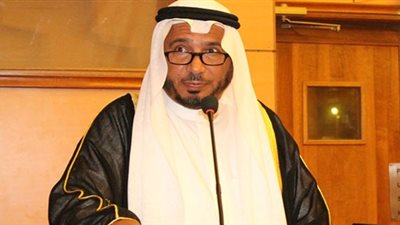 مستشار الديوان الأميري بالكويت يغادر مطار القاهرة