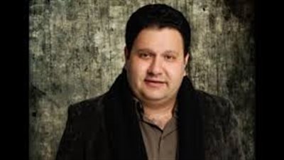 إدوارد «سايس عربيات» كوميدي في مسلسل «طاقة القدر»