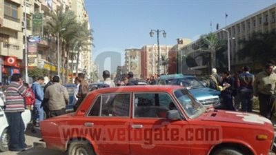 سائقو الملاكى بالبحيرة يقطعون طريق مبنى المحافظة