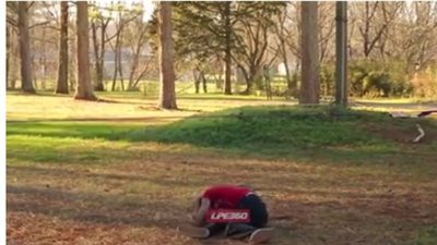 بالفيديو.. سقوط مروع لرجل يسير على حبل