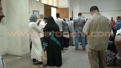 طوابير أمام «دراسات تربوية القاهرة» لتأدية امتحان قبول الدبلومات