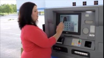 بالفيديو.. ماكينات الصراف الآلي تتحدث مع موظف البنك