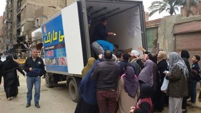 «تموين الجيزة» توزع 8 أطنان دواجن بأسعار مخفضة للمواطنين