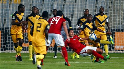 السفير المصري ومدير أسيك يستقبل بعثة الأهلي في أبيدجان