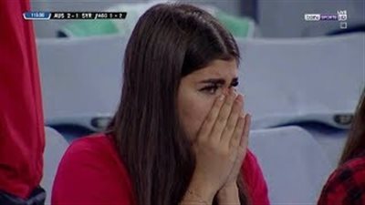 بالفيديو.. بكاء هستيرى لمشجع سوري بعد ضياع حلم المونديال