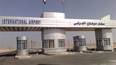 ضبط راكب حاول تهريب كمية من النقد المصري والأجنبي بمطار سوهاج