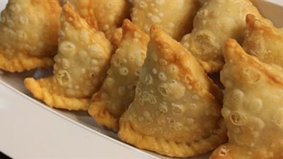 طريقة إعداد عجينة «السمبوسة»