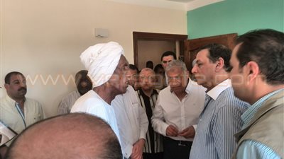 بالصور.. «محلب» يتفقد مشروع إسكان الطويسة بأسوان