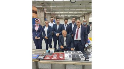 ضبط هواتف بنصف مليون جنيه بحوزة راكب في مطار القاهرة