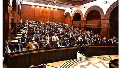 مصطفى بكري يطالب بمراعاة السلم الاجتماعي بقانون التصالح في مخالفات البناء