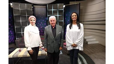 زاهي حواس ضيف برنامج 