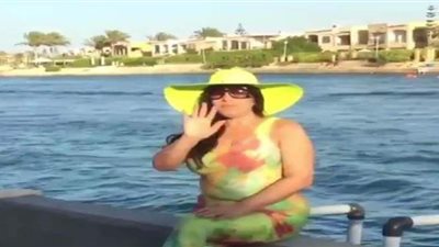 فيفي عبده لجمهورها : بحبكم أوي 