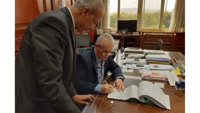 محافظ الأقصر يعتمد نتيجة  امتحان المتخلفين بالشهادة الإعدادية بنسبة 100%