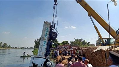 25  صورة ترصد تفاصيل حادث غرق معدية البحيرة