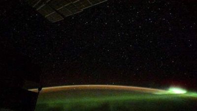 رائد فضاء روسي يلتقط صورا للشفق القطبي من الفضاء