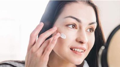 4 ماسكات بمواد طبيعية من مطبخك للتخلص من آثار الشمس