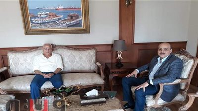 محافظ بورسعيد يستعرض الفرص الاستثمارية مع رئيس هيئة التنمية الصناعية