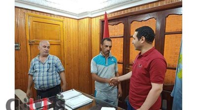 محافظ كفرالشيخ يشيد بأمانة مواطن ويكرمه .. تعرف على  التفاصيل