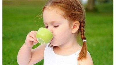 الصحة تحذر من شرب الأطفال الشاي