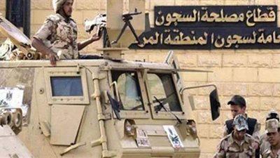 السجون تخطر النيابة العامة بوفاة العريان بأزمة قلبية