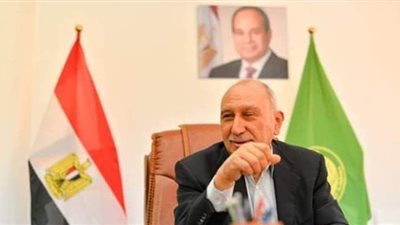 الغرفة التجارية بالإسماعيلية تدرس تنظيم معارض ثابتة لمستلزمات المدارس