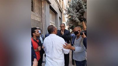 أول صور لعقار قصر النيل المنهار.. ومحافظة القاهرة: العقار  به شركة صرافة