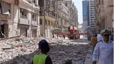 5 فرق لقوات الحماية المدنية تشارك في إنقاذ سكان عقار قصر النيل المنهار