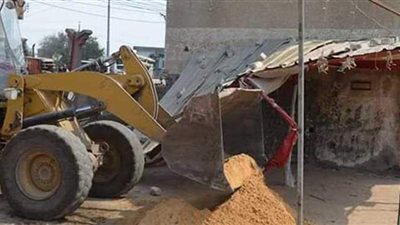 حملة لإزالة التعديات على الاراضي الزراعية بالسنطة