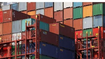 الخارجية الإسبانية: نأسف لاستمرار فرض رسوم جمركية أمريكية على بضائع أوروبية