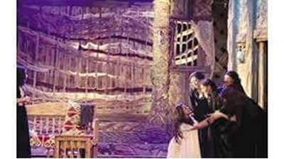 فرقة الطليعة تقدم مسرحية 