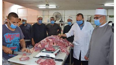 انطلاق سيارات لحوم الأضاحي لتوزيعها على المستحقين بـ4  محافظات  | صور وفيديو