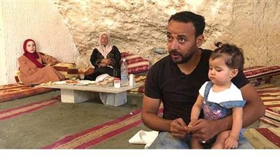 بطش الاحتلال.. مأساة عائلة فلسطينية داخل مغارة 
