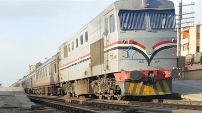 قطار يفصل رأس شاب عن جسده بمحطة كفر الزيات