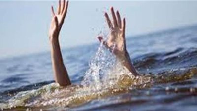 غرق شاب بشاطئ النخيل بعد إنقاذ طفلته في الإسكندرية