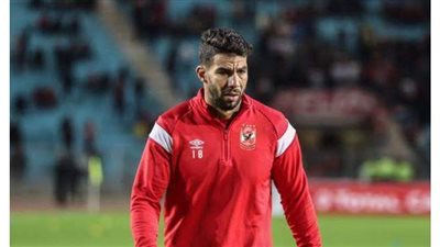 الأهلي يوقع عقوبة مالية على إكرامي تعرف على السبب