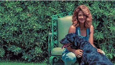 هايدي كرم حزينة على فراق كلبتها 