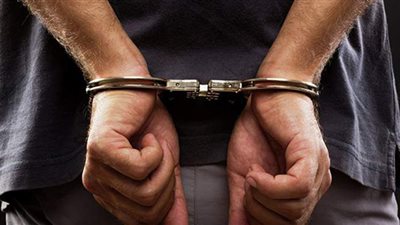 القبض على شاب عذَّب زوجته لإجبارها على التنازل عن حقوقها بالدقهلية