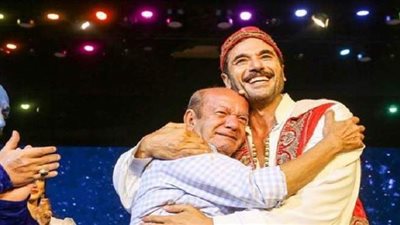 نشرة الفن والثقافة.. أبرزها لطفي لبيب يبكي على مسرح كايرو شو مع أحمد عز.. ونيللي كريم تعلن عن جزء ثان من 