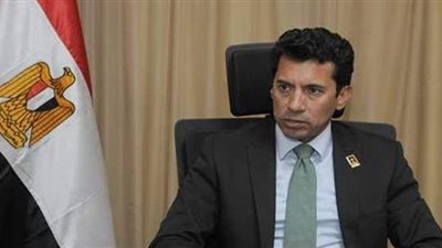 صبحي يبحث مع مساعديه المشروع القومي للإسكواش  والمدينة الرياضية ببورسعيد