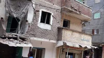 انهيار عقارين بالإسكندرية وإنقاذ ٤ والبحث عن سيدة تحت الأنقاض