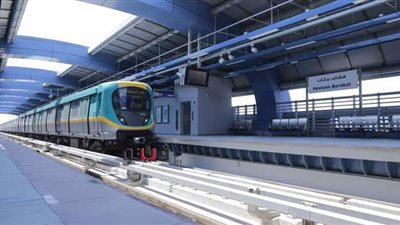 خبراء الاقتصاد يشيدون بمشروعات النقل الجديدة