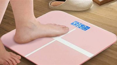 مطعم صيني يسبب الإحراج لرواده «قياس الوزن قبل الدخول»