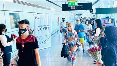 مطار الغردقة يستقبل أولى رحلات شركة أيربوخاريست وعلي متنها 147 سائحا | صور