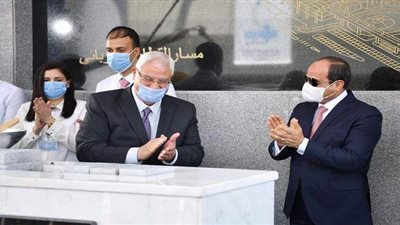 لحظة وضع حجر الأساس لمحطة مترو عدلي منصور التبادلية