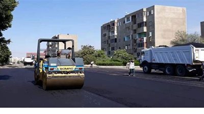 استكمال تنفيذ خطة رصف الطرق بالإسماعيلية | صور