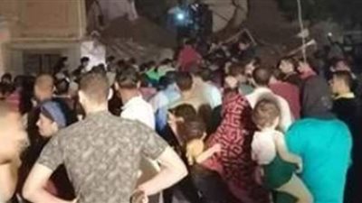 25 ألف جنيه إعانة لأسرة المتوفى و10 آلاف للمصاب في انهيار منزل بشنوان